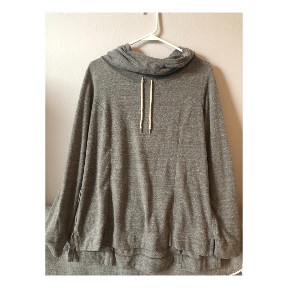 Lightweight gray hooded long sleeve!